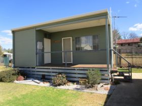 dunedoo caravan park accommodation guide shack caddy