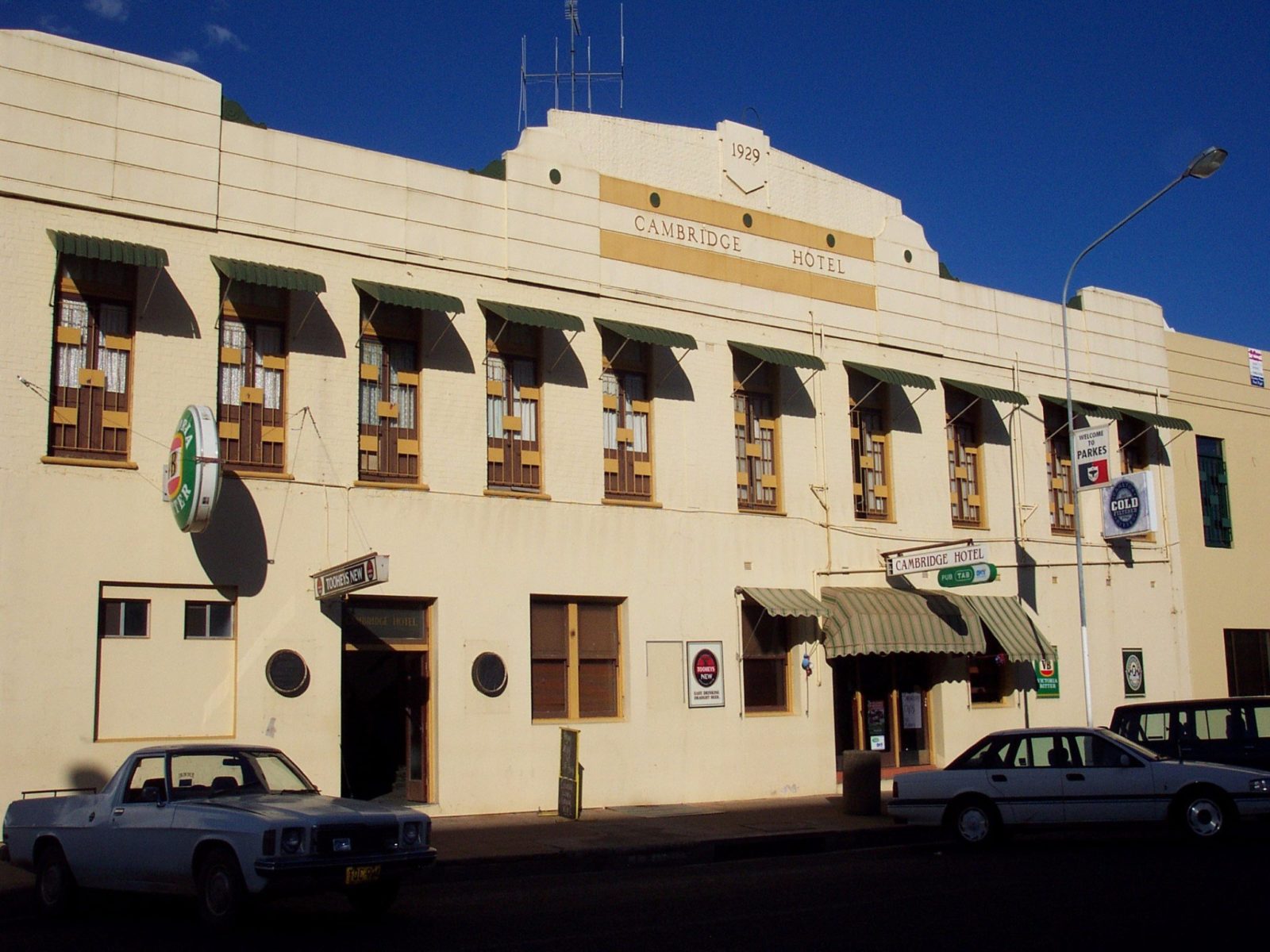  Cambridge Hotel  Accommodation Parkes New South Wales 