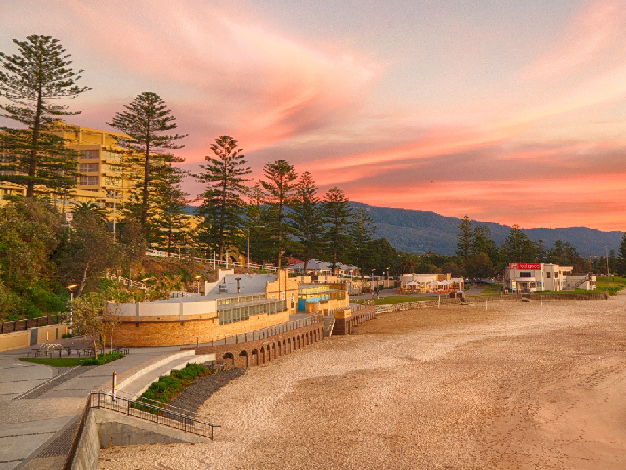 North Wollongong Beach Attraction Tour North Wollongong New