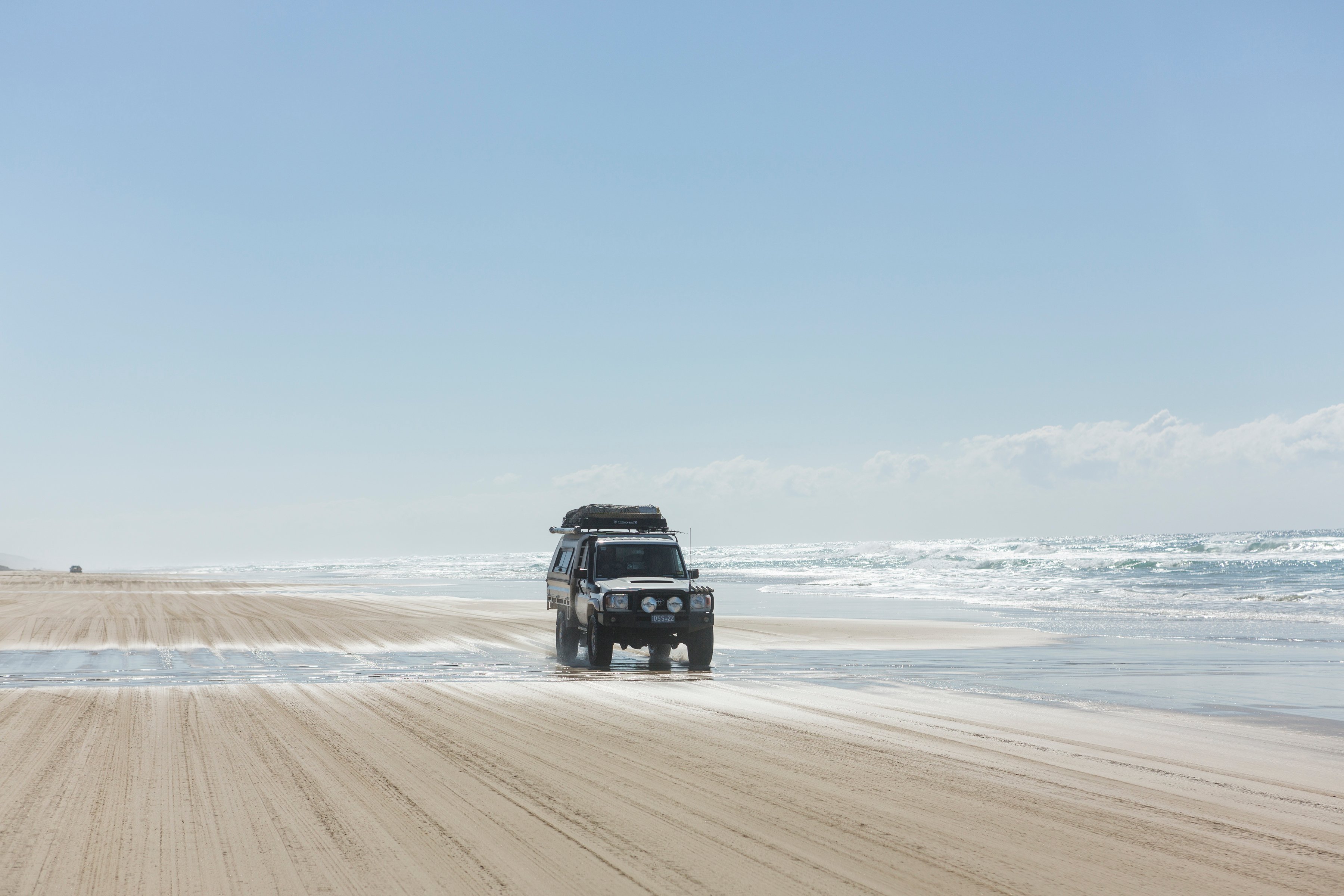 75 Mile Beach | Attraction Tour | Fraser Island | Queensland ...