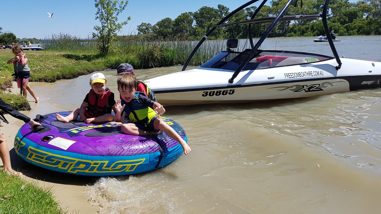 Freedom Boat Hire Attraction Tour Murray Bridge East 