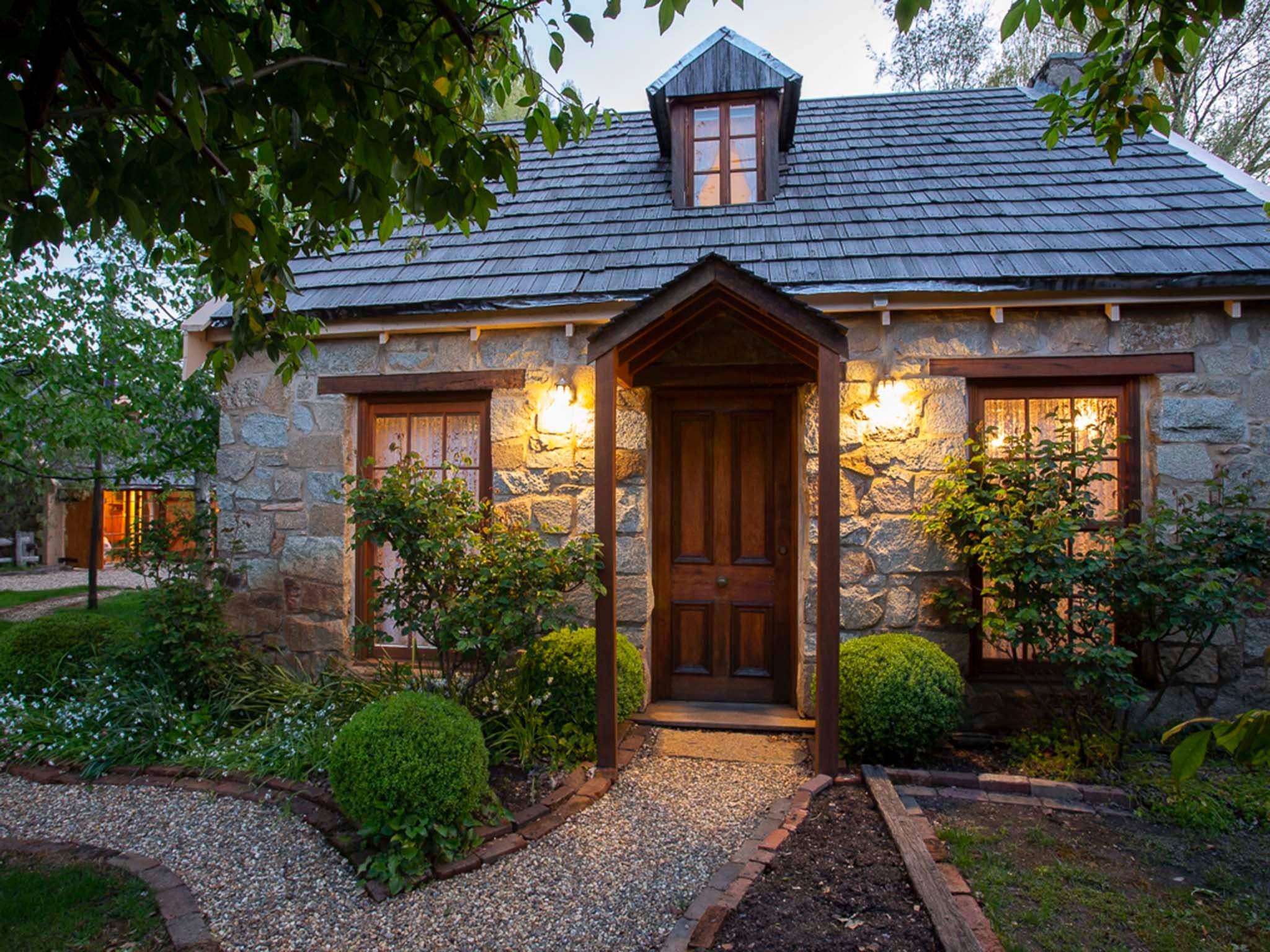 The Stone Cottage Beechworth | Accommodation | Beechworth | Victoria